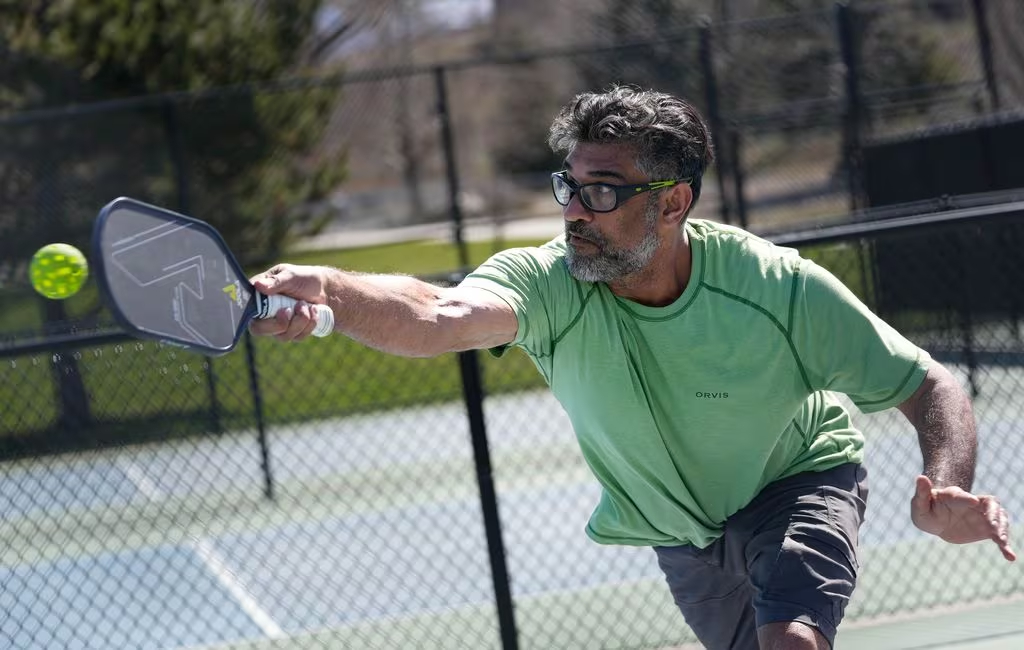 Làm sao để luyện tập đánh bóng pickleball một mình 