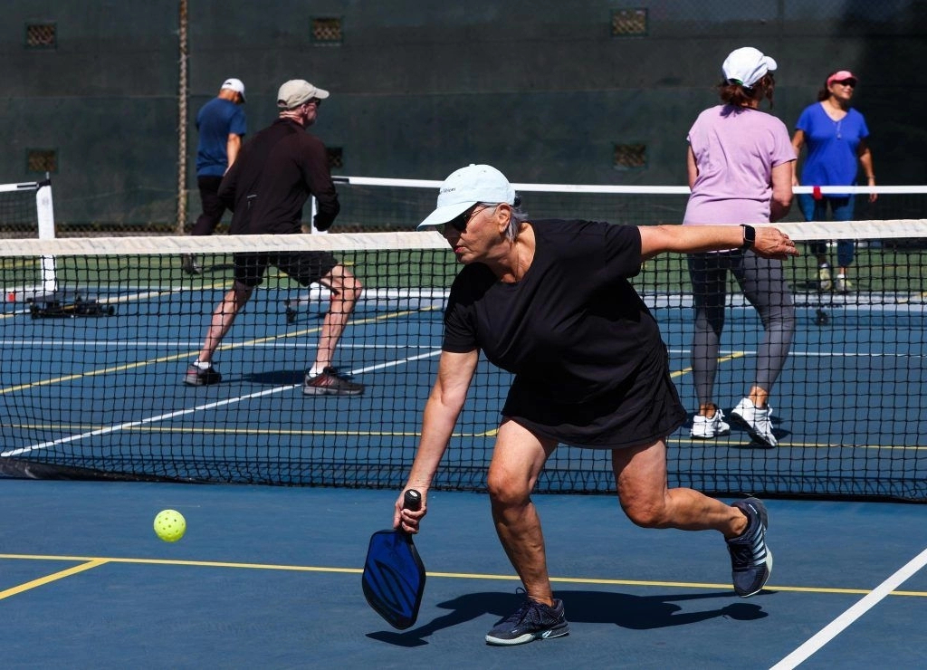 Tổng hợp những câu hỏi của người chơi pickleball lớn tuổi về đầu gối