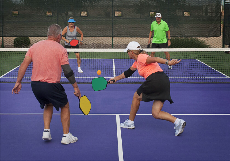 Pickleball cho người cao tuổi Lợi ích và rủi ro sức khỏe