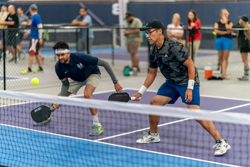 Chiến thuật chính trong pickleball đôi là gì 