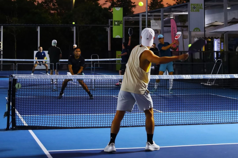 3 Cách khiến đối thủ thực hiện cú đánh khó trong pickleball 3 Cách khiến đối thủ thực hiện cú đánh khó trong pickleball